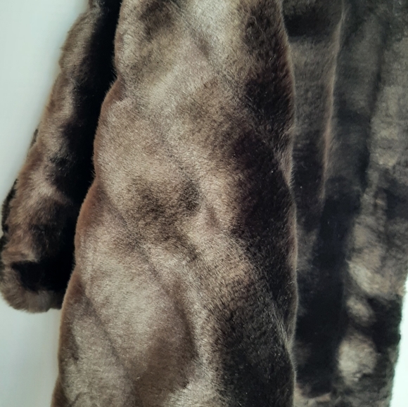 NEWPORT Faux Fur Mink Pillow Cover - Picture 15 of 16